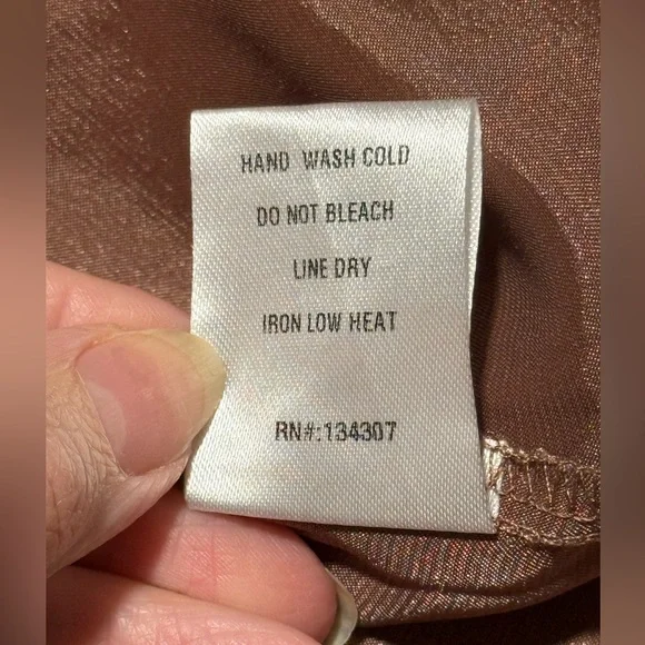 Elegant Metallic Long Sleeve Dress - Picture 14 of 15